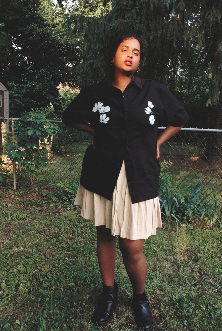 Minimalist Daisy Oversized Black Shirt